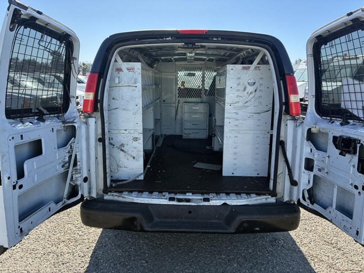 2008-chevrolet-express-3500-image-15
