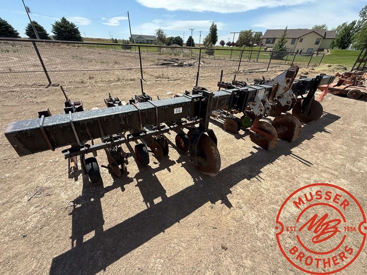 elmers-12-row-cultivator,-22"-spacing-*missing-parts-image-1
