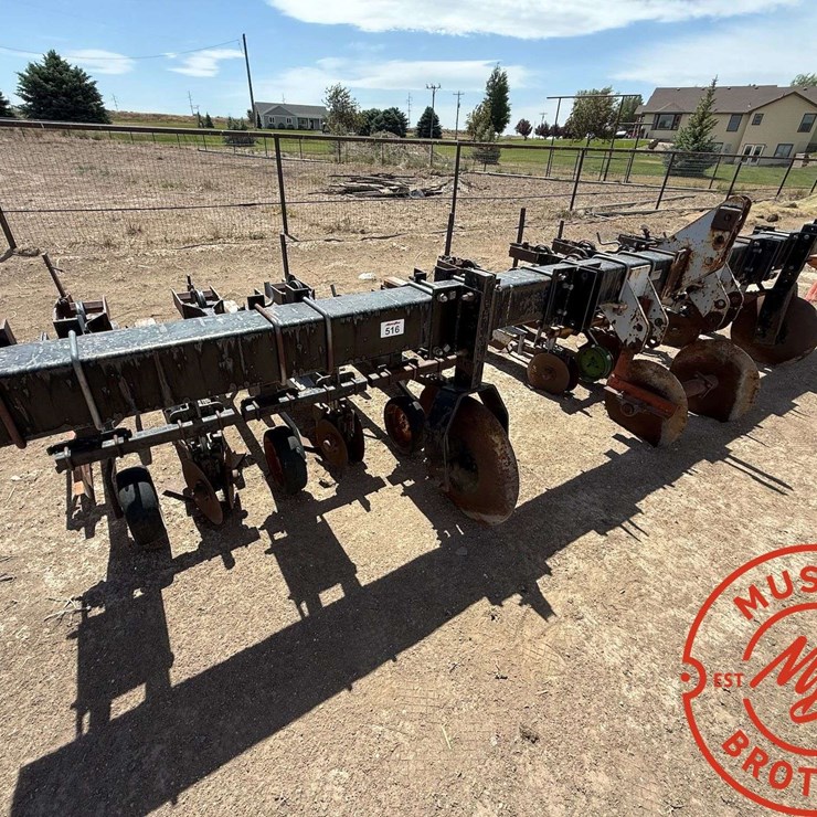 Elmers 12-Row Cultivator, 22" spacing *Missing parts