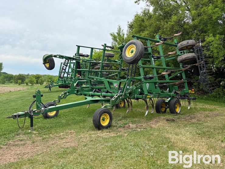john-deere-2410-image-1