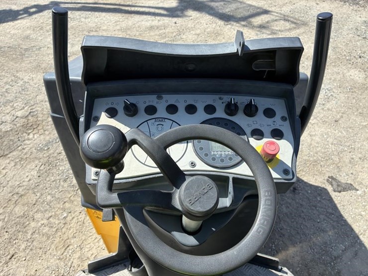 2019-bomag-bw120-image-17