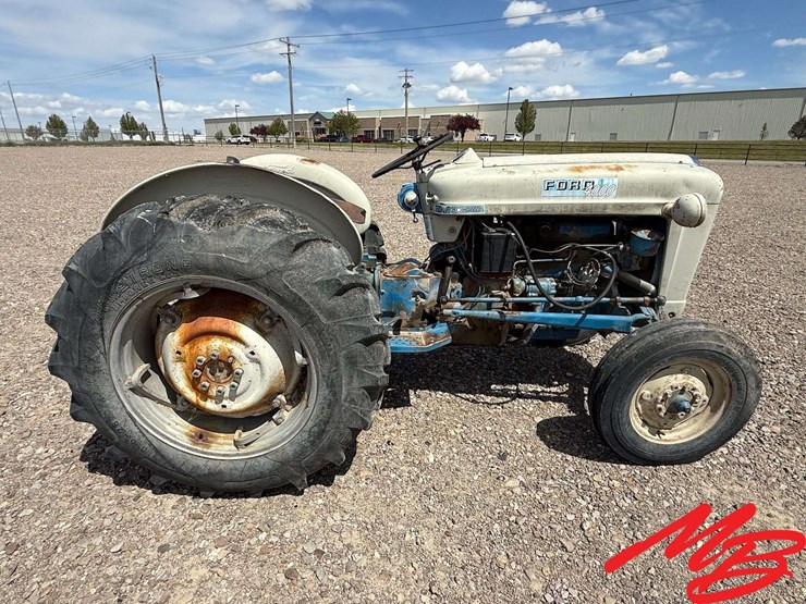 ford-4000-image-3