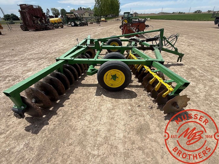 john-deere-14-image-4