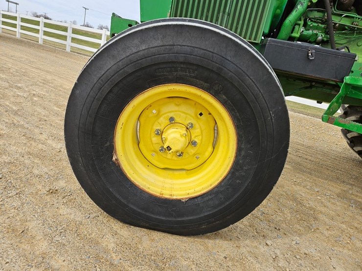 john-deere-2950-image-45
