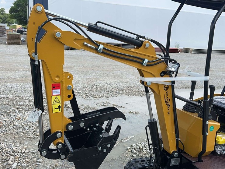 cfg-industrial-h13r-mini-excavator-image-2