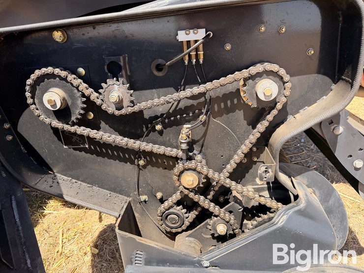 2014-case-ih-lb334-image-17