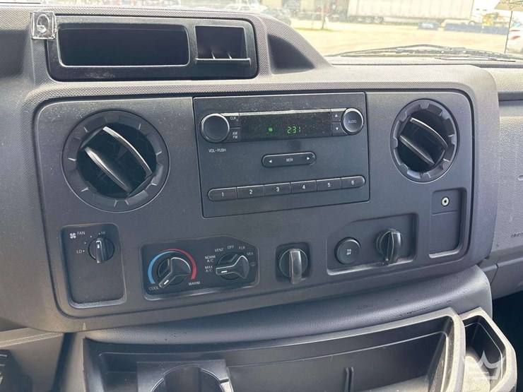 2014-ford-e-150-cargo-van-image-10