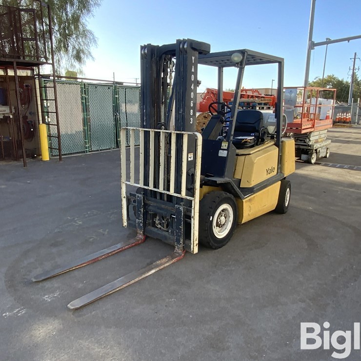 2005 YALE GLP050