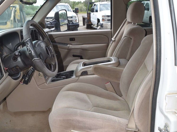 2006-chevrolet-3500-image-50
