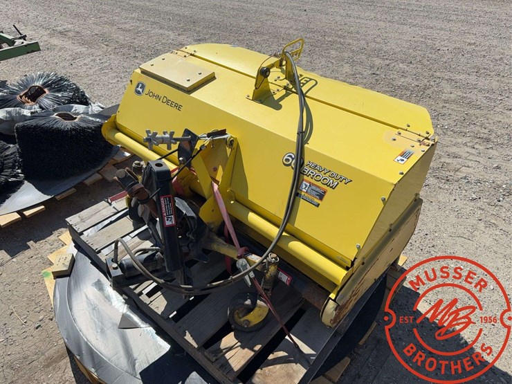 john-deere-60-image-5