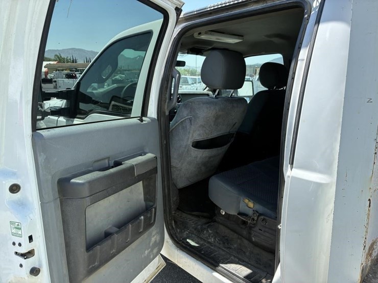 2012-ford-f550-image-14