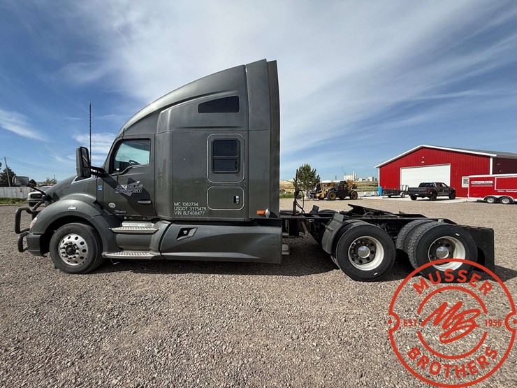 2020-kenworth-t680-image-4