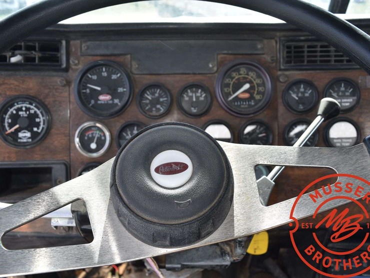 1994-peterbilt-379-image-45