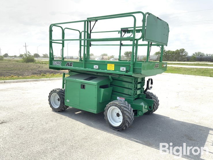 2017-jlg-260mrt-image-3