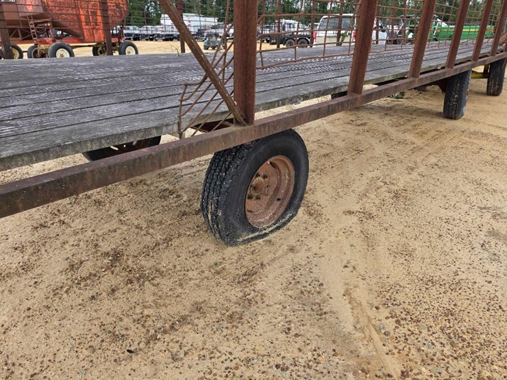 john-deere-348-image-11