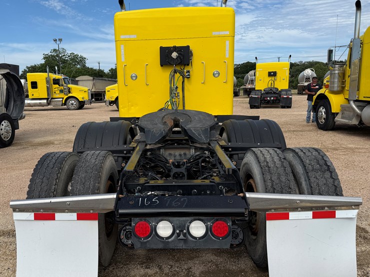 2016-kenworth-t800-image-6