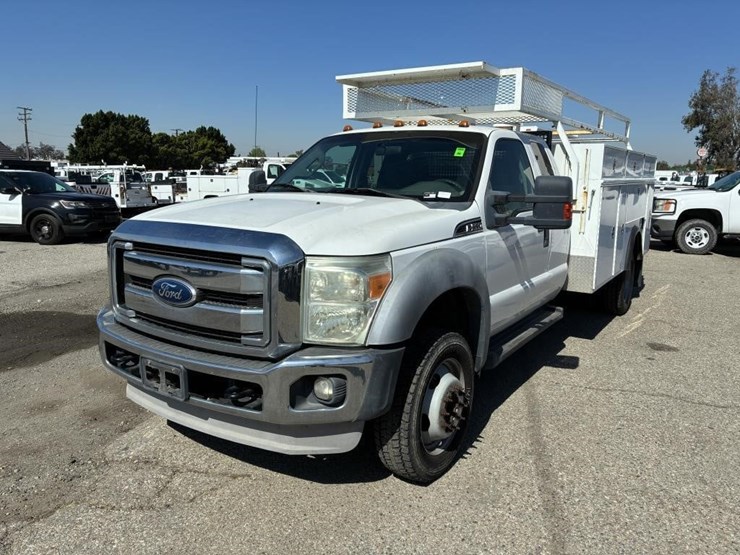 2011-ford-f550-image-1