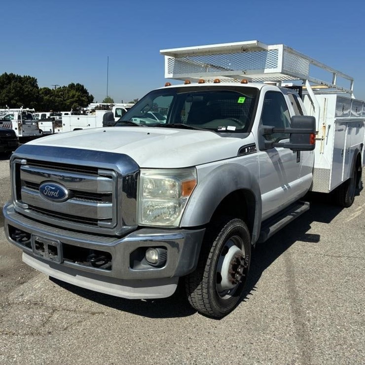 2011 FORD F550