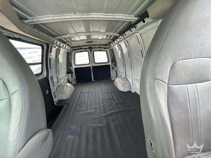2011-chevrolet-express-2500-image-20