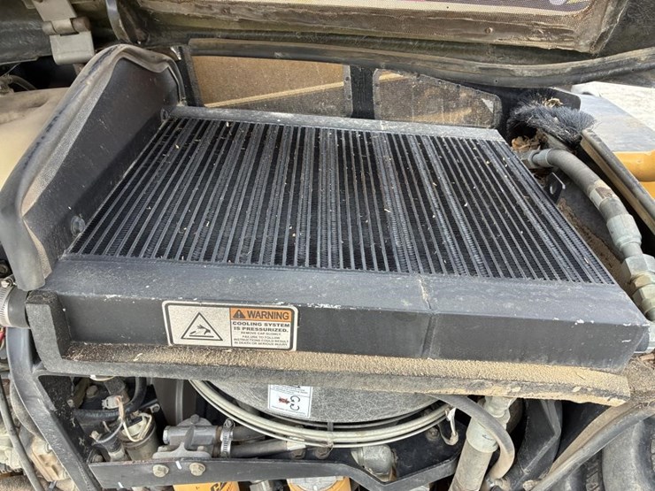 2015-caterpillar-th255c-image-32