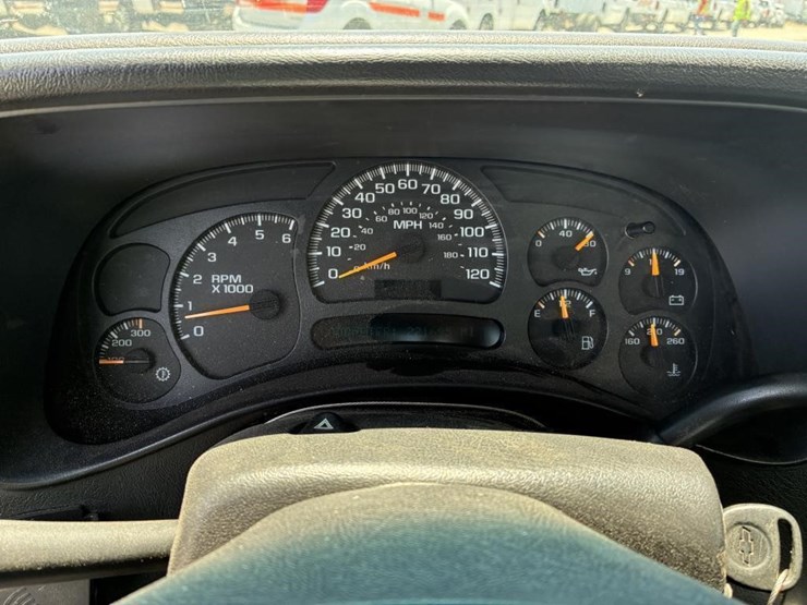 2003-chevrolet-silverado-2500-image-15
