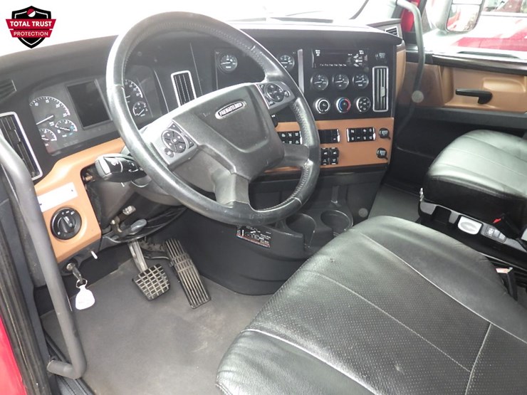 2022-freightliner-cascadia-126-image-19