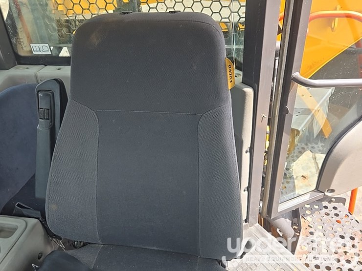 2020-volvo-a25g-image-45