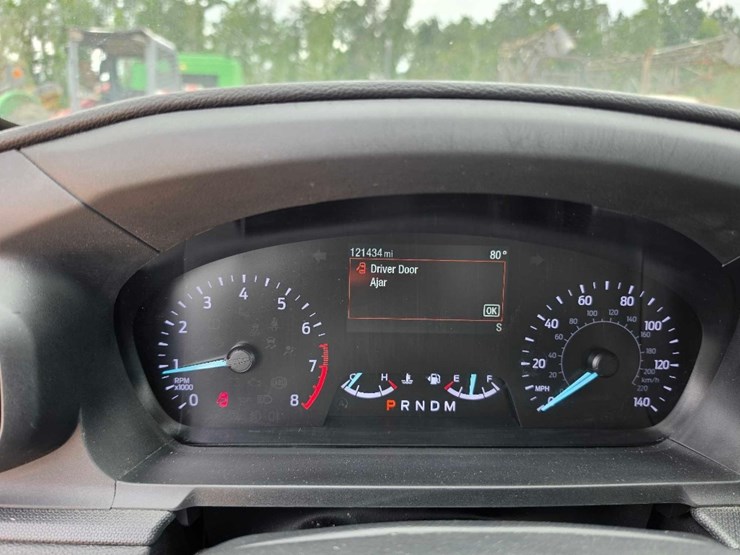 2021-ford-explorer-image-19