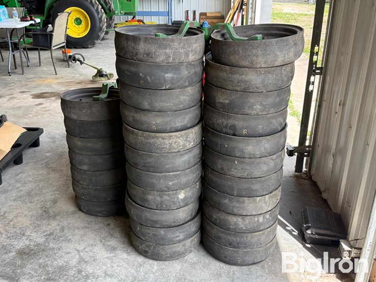 john-deere-planter-gauge-wheels-image-14