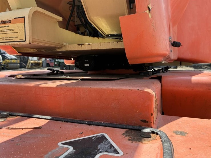 2011-jlg-e400ajpn-image-31