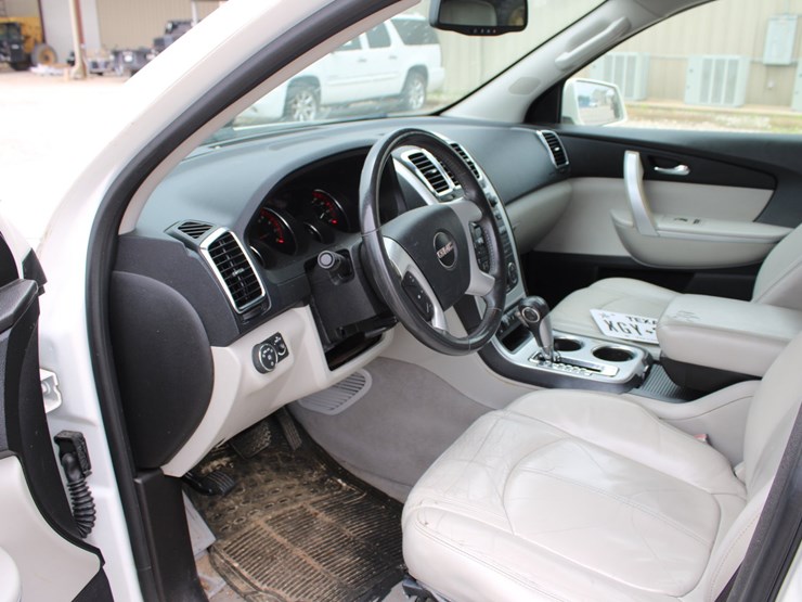 2012-gmc-acadia-image-5