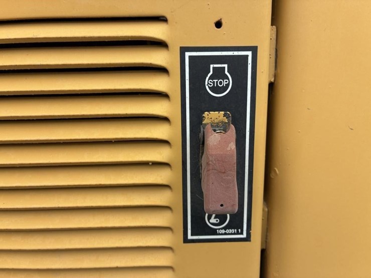 2004-caterpillar-143h-vhp-image-32