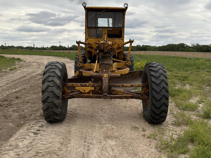 caterpillar-12-image-2