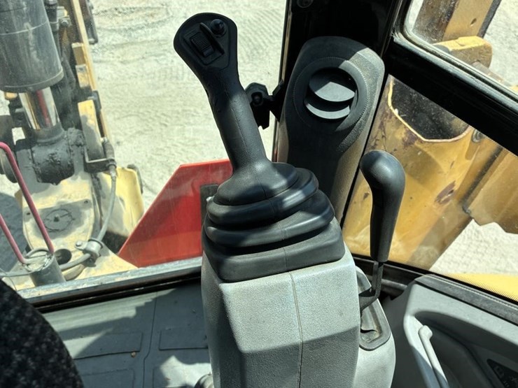 2008-caterpillar-430e-image-29
