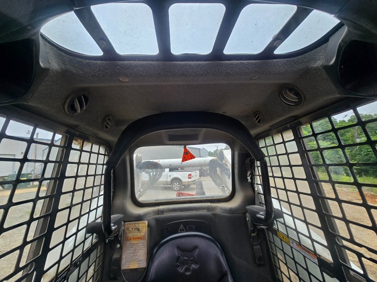 2023-bobcat-t770-image-28