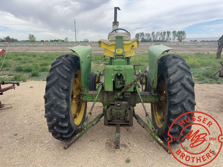 john-deere-3020-image-6