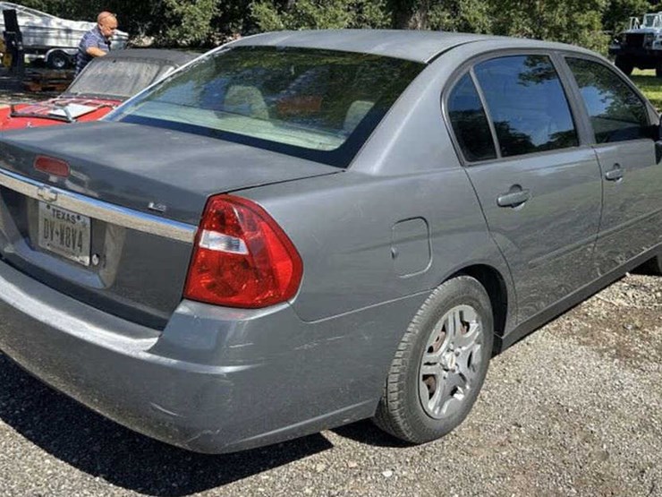 #4-•-2007-chevrolet-malibu-ls-image-6
