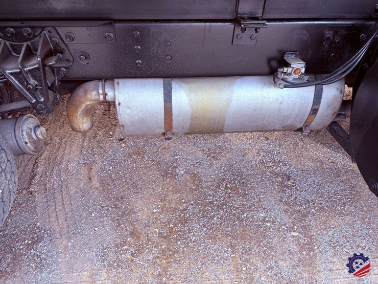 1994-international-8100-image-16