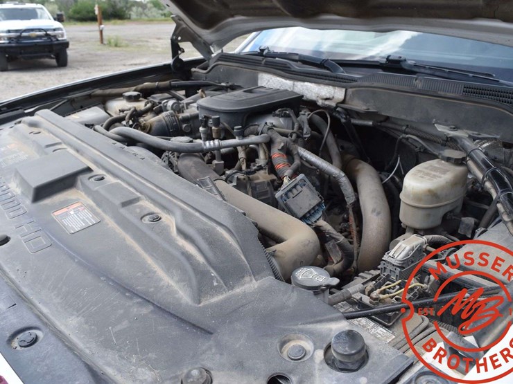 2015-chevrolet-3500-image-23
