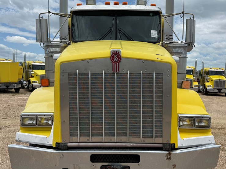 2015-kenworth-t800-image-2