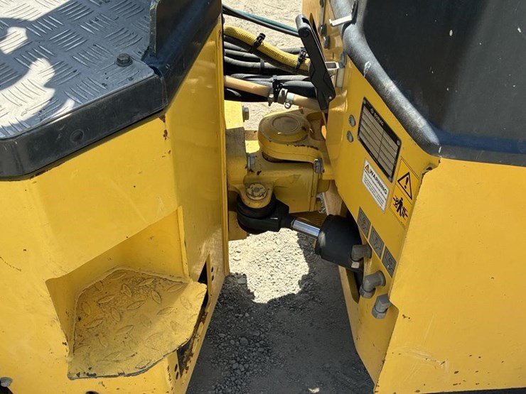 2019-bomag-bw120-image-12