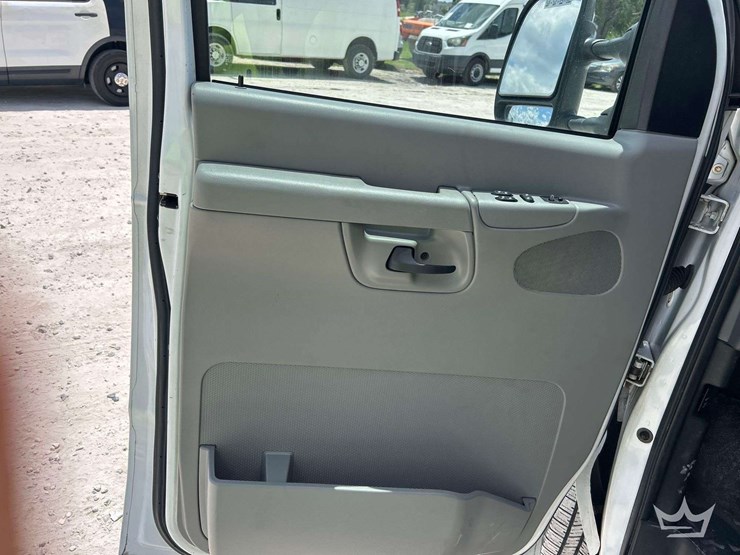2008-ford-e350-image-13