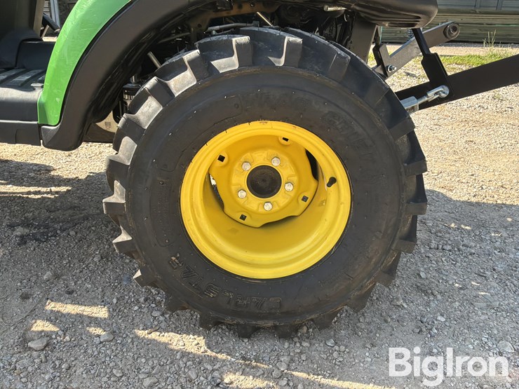 2025-john-deere-1023e-image-18