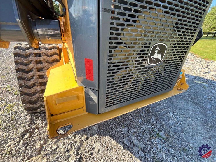 2020-deere-331g-image-34