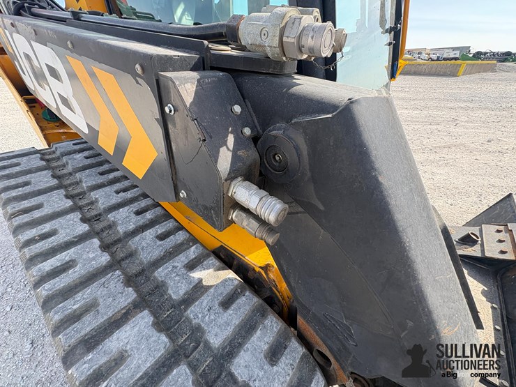 2022-jcb-3ts-8t-image-18