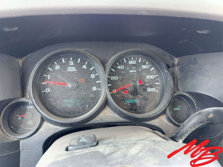 2010-chevrolet-silverado-1500-image-25