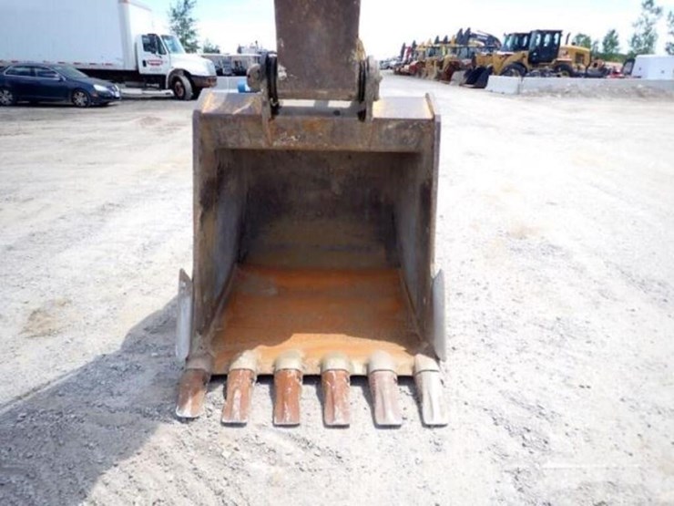 2009-deere-270d-lc-image-21