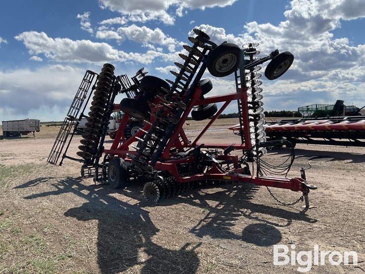 case-ih-330-image-3