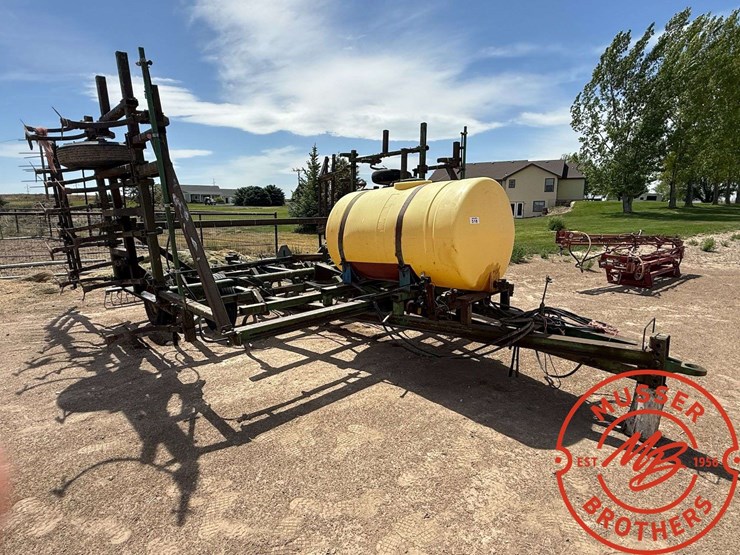 john-deere-1010-image-1
