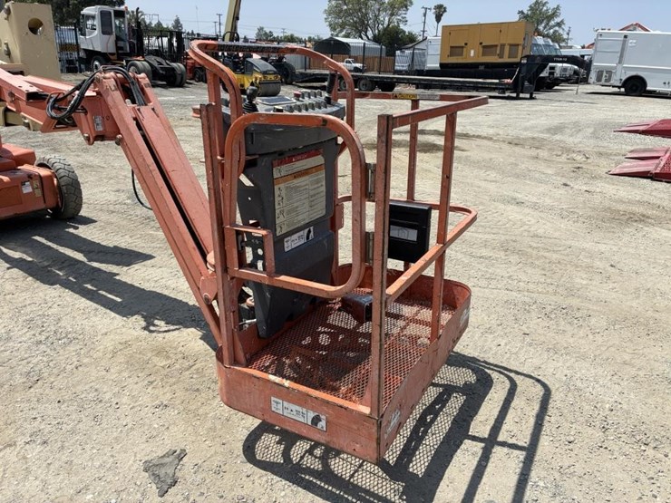 2011-jlg-e400ajpn-image-6